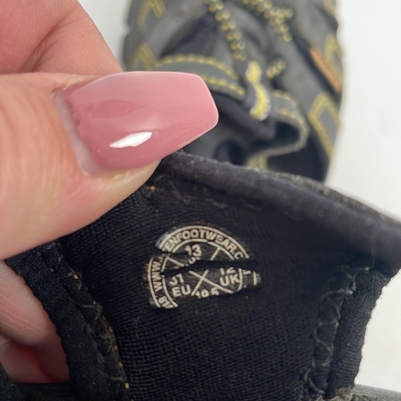 Keen yellow and black Newport sandals washable flawed size 13 - Picture 7 of 8